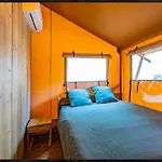 Punta Falconera & Village Kemping