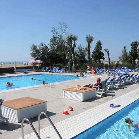 Punta Falconera & Village Kamp alanı 2*