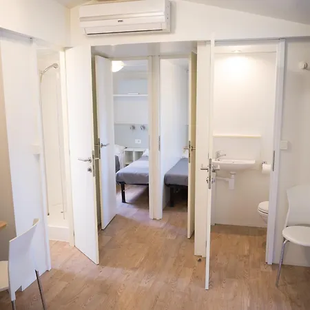 Kamp alanı Punta Falconera & Village 2*