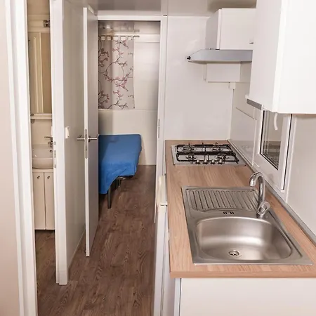 Punta Falconera & Village Camping 2*