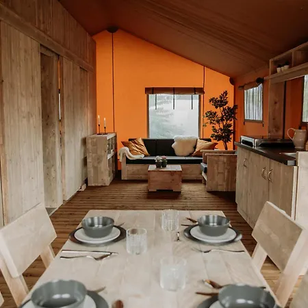 Kamp alanı Punta Falconera & Village 2*