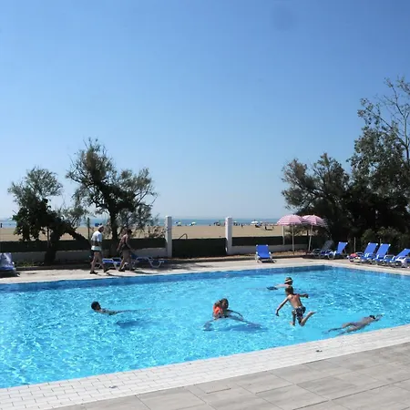 キャンプ場 Punta Falconera & Village 2*