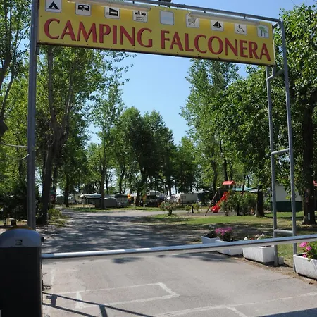 キャンプ場 Punta Falconera & Village カオルレ