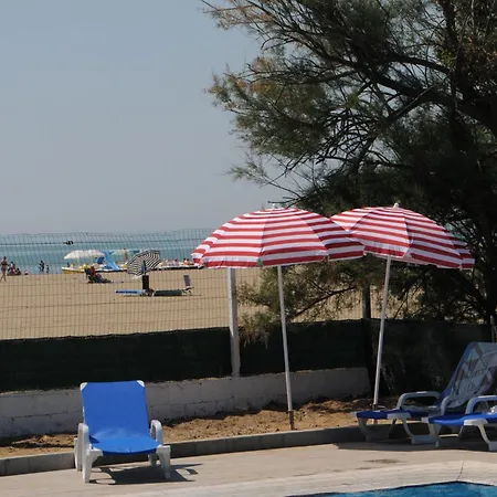 Punta Falconera & Village カオルレ