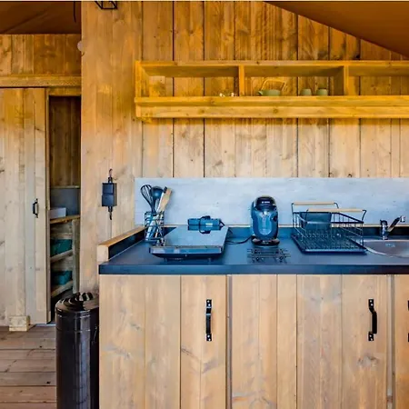 Punta Falconera & Village キャンプ場