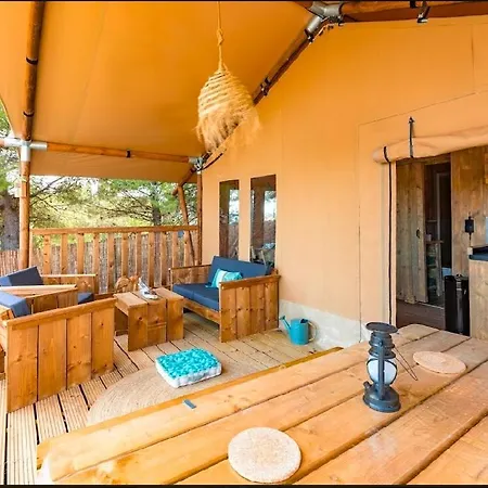 Punta Falconera & Village カオルレ