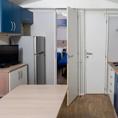 キャンプ場 Punta Falconera & Village カオルレ