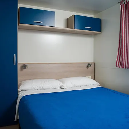 Punta Falconera & Village 2*