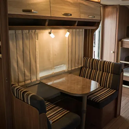 Punta Falconera & Village キャンプ場